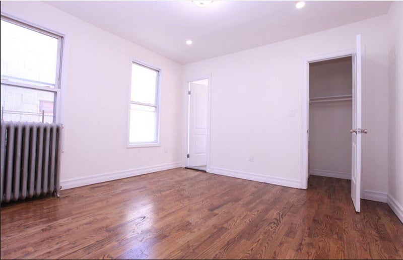 Huge Master Bedroom With Private Bathroom Spareroom