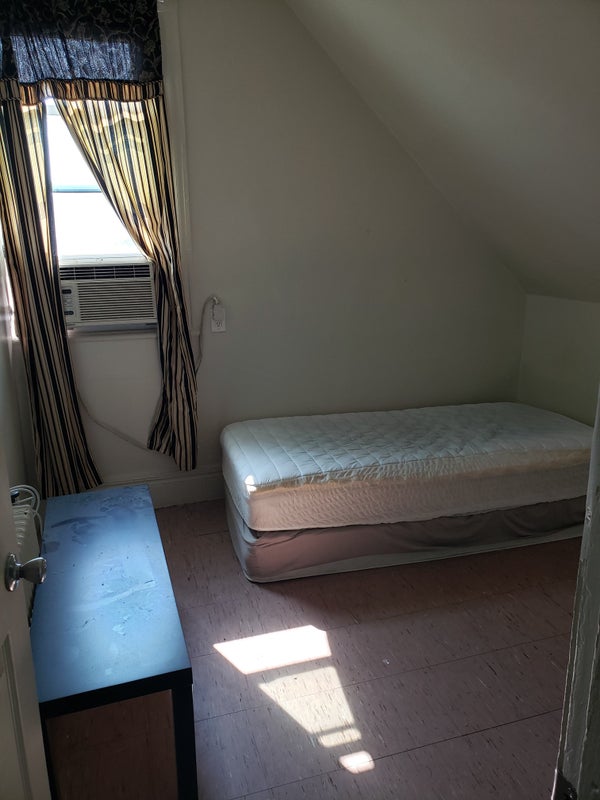 'Room for rent in downtown Yonkers!' Room to Rent from SpareRoom