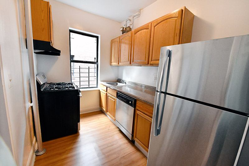 '1 Room for rent in a 2br Apartment in Sunnyside' Room to Rent from