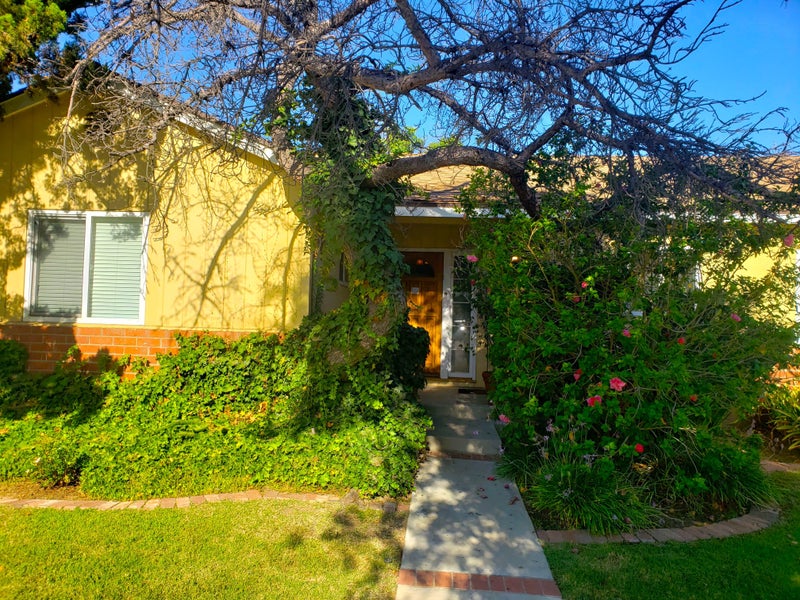 'Rent Half A House In Encino ' Room to Rent from SpareRoom