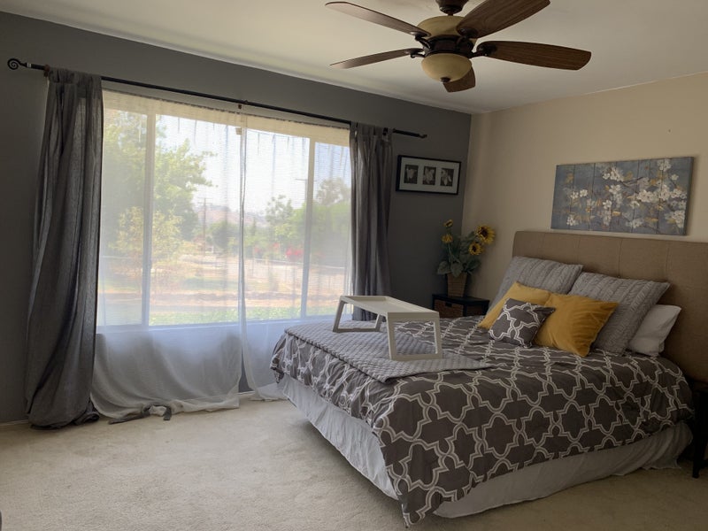 'Room for rent in a ranch style house with a pool' Room to Rent from