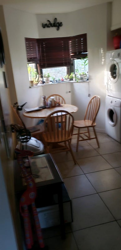 'Master bedroom w/private bathroom in Condo' Room to Rent from SpareRoom