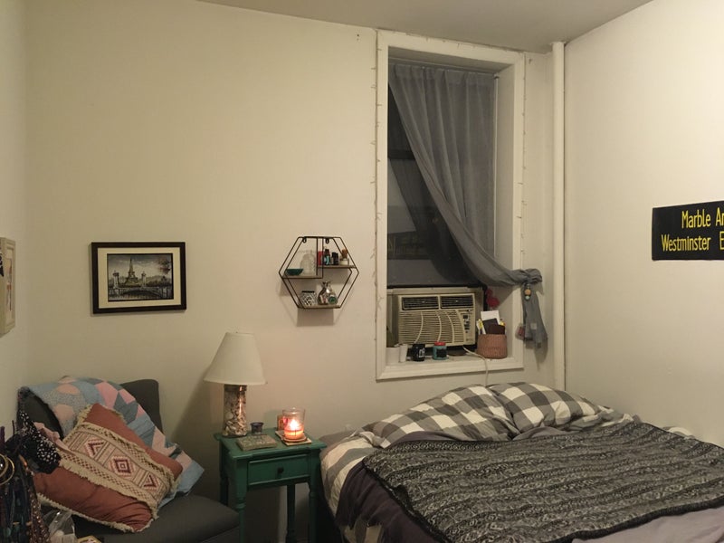 'Room for rent in great Yorkville apartment' Room to Rent from SpareRoom