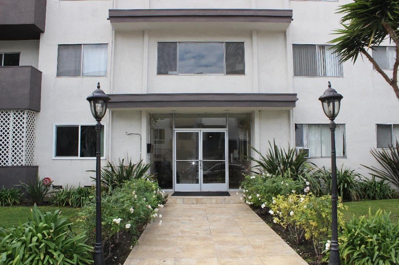 'Apartment for Sharing in Great Location (Weho)' Room to Rent from