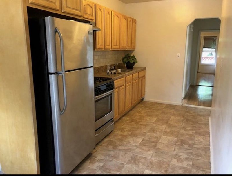 'Amazing Clean Convenient Pelham Gardens Apartment' Room to Rent from