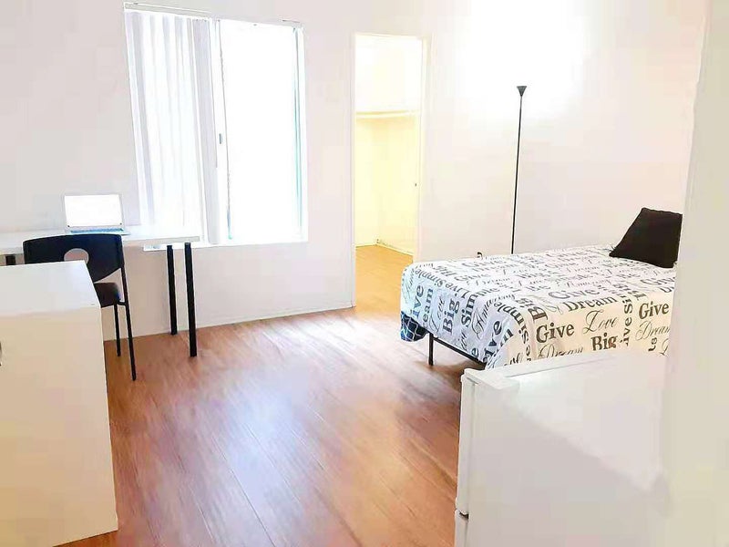 'Private Bedroom for Rent Near UCLA Area' Room to Rent from SpareRoom