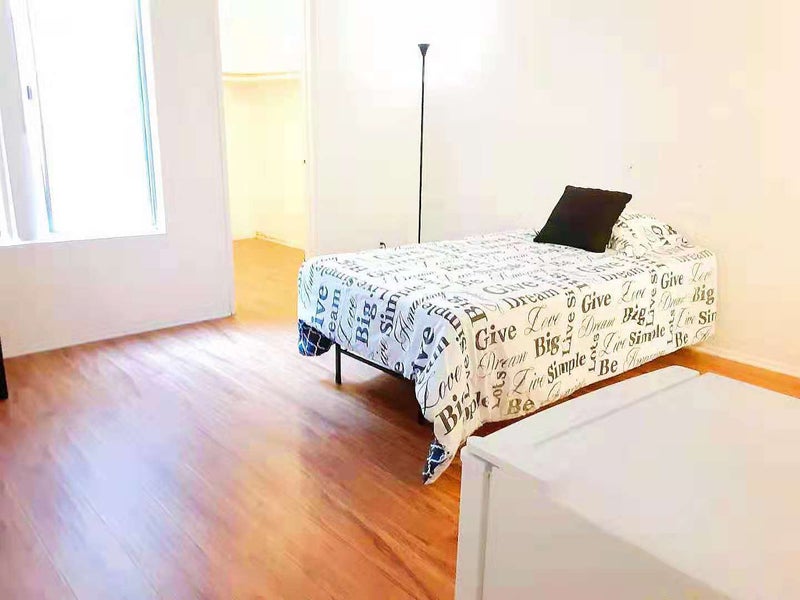 'Private Bedroom for Rent Near UCLA Area' Room to Rent from SpareRoom