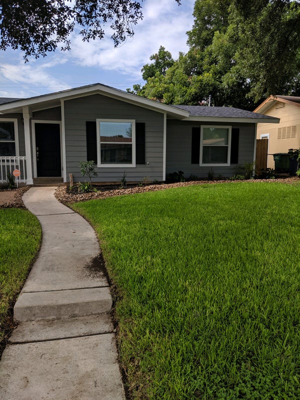 'Room In Southeast San Antonio' Room to Rent from SpareRoom