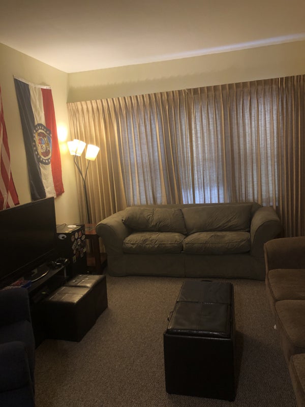 'Affordable Room In Bucktown Apartment For Rent' Room to Rent from