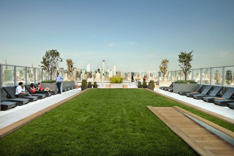 'LIC Luxury Apt Master Bed for Rent till July 31' Room to Rent from SpareRoom