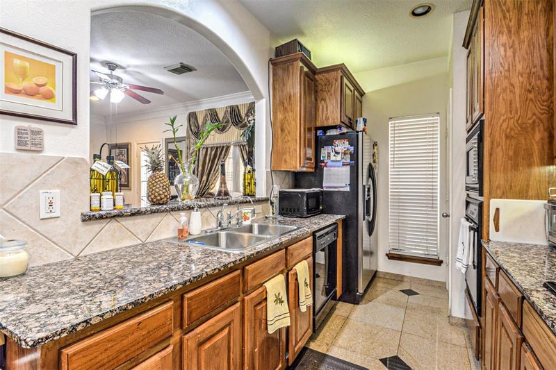 'Suite in Townhome available in Bellaire' Room to Rent from SpareRoom