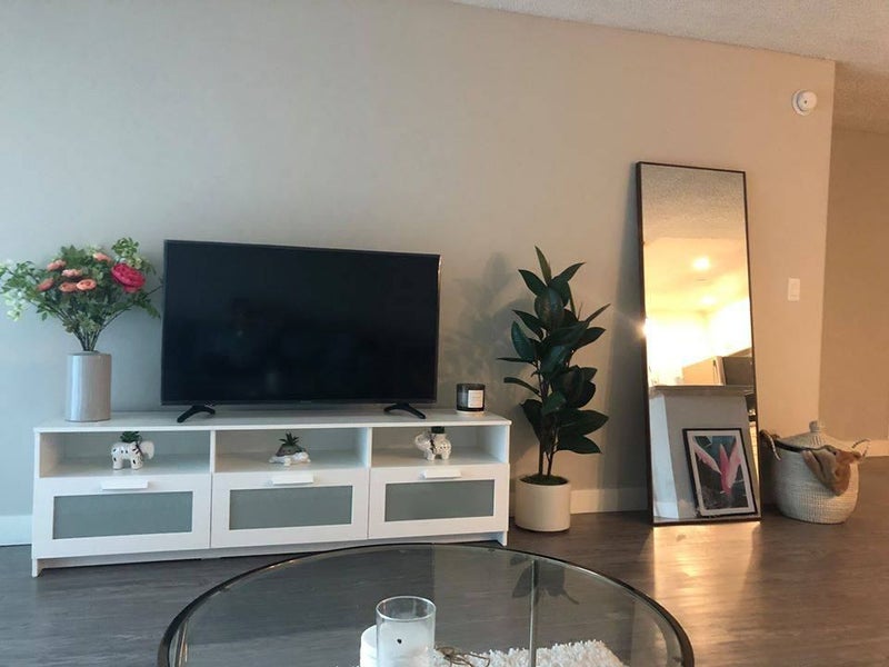 'Subletting our ENTIRE Apartment in Mar Vista!!! ' Room to Rent from