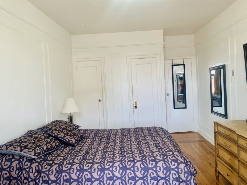 'Large room for rent in Kingsbridge! W/D in unit!! ' Room to Rent from