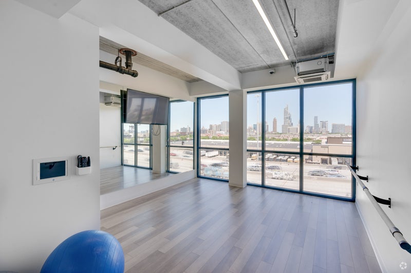 '3 Months Free Coliving Near Uic Fully Furnished' Room to Rent from