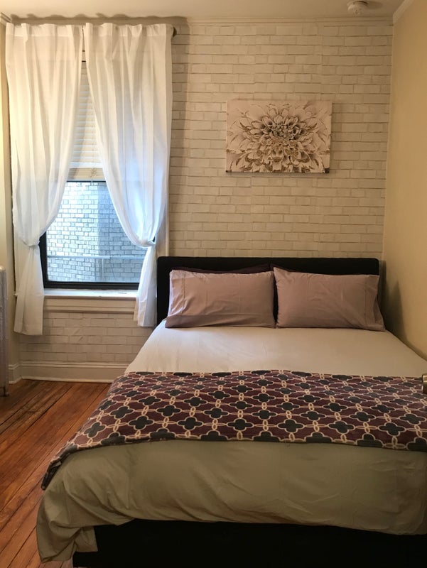 'One Bedroom Available in Spacious Inwood Apartment' Room to Rent from