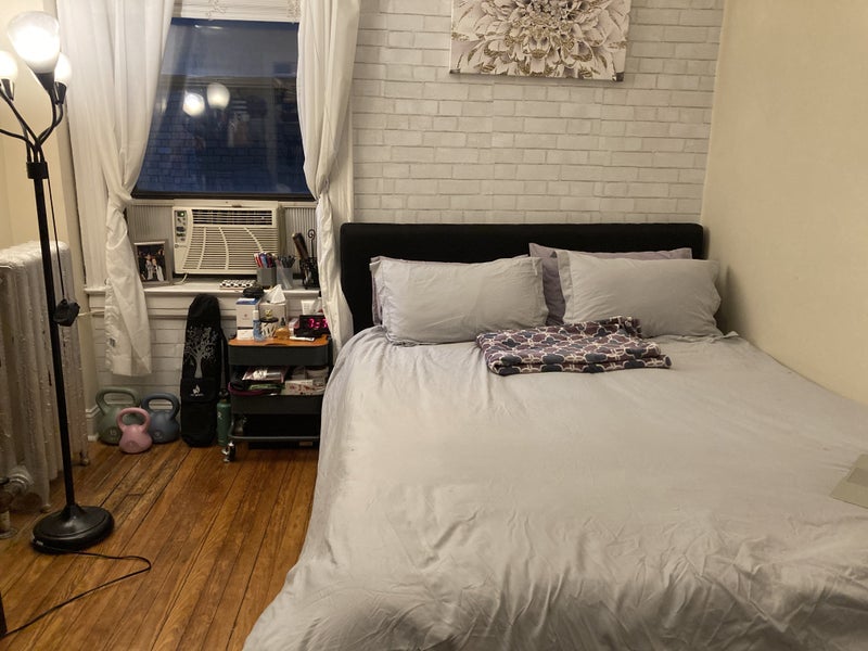 'One Bedroom Available in Spacious Inwood Apartment' Room to Rent from