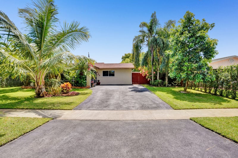 'Room for Rent in Quiet Tamarac Neighborhood!' Room to Rent from SpareRoom