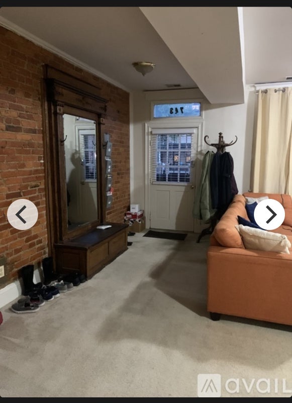 ' 3 Br House Mstr Bdrm W/ Private Brm.' Room to Rent from SpareRoom