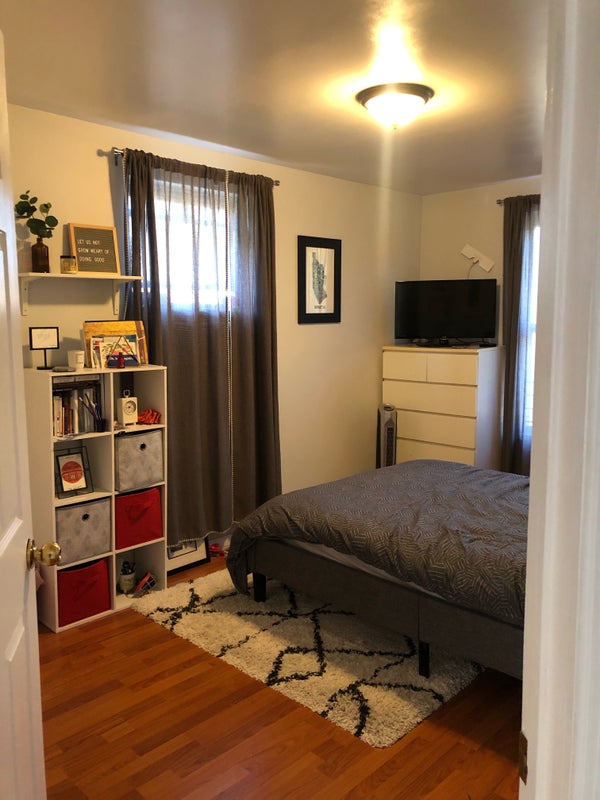 'Sublet Room in Large 3BD Bronx Duplex' Room to Rent from SpareRoom