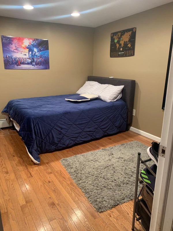 'Master bedroom in Levittown' Room to Rent from SpareRoom