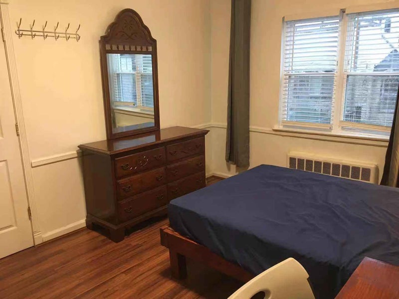 'Large Bedroom in Morris Park' Room to Rent from SpareRoom