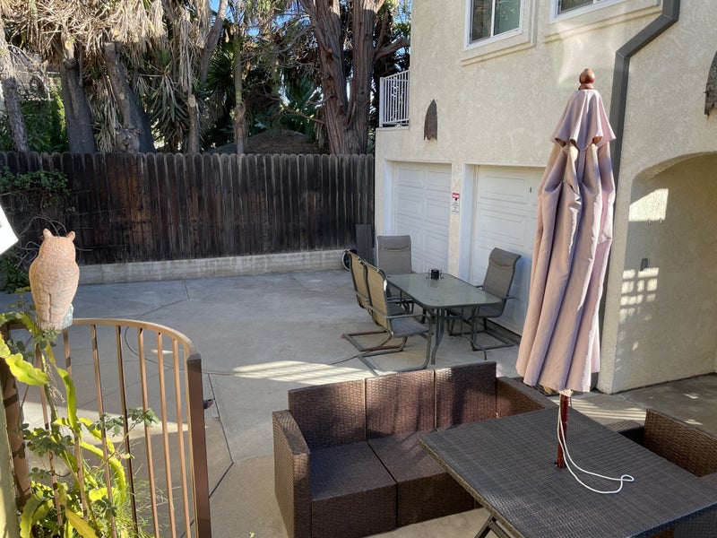 'Beverly Hills adjacent, one room for rent' Room to Rent from SpareRoom