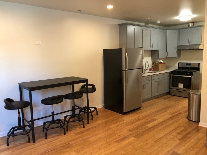 Room Near UIC, Rush, Medical district' Room to Rent from