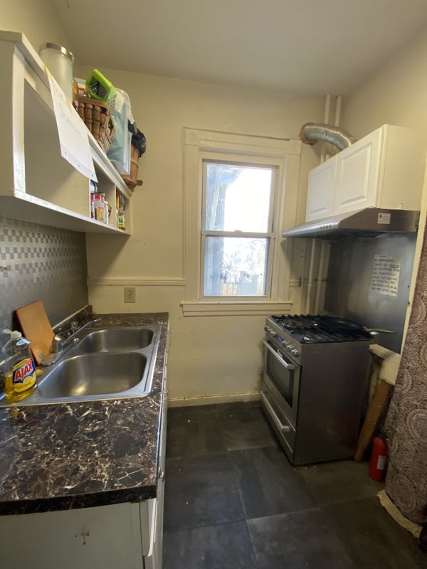 'Room for rent in Woodside Near 7 train/LIRR' Room to Rent from SpareRoom