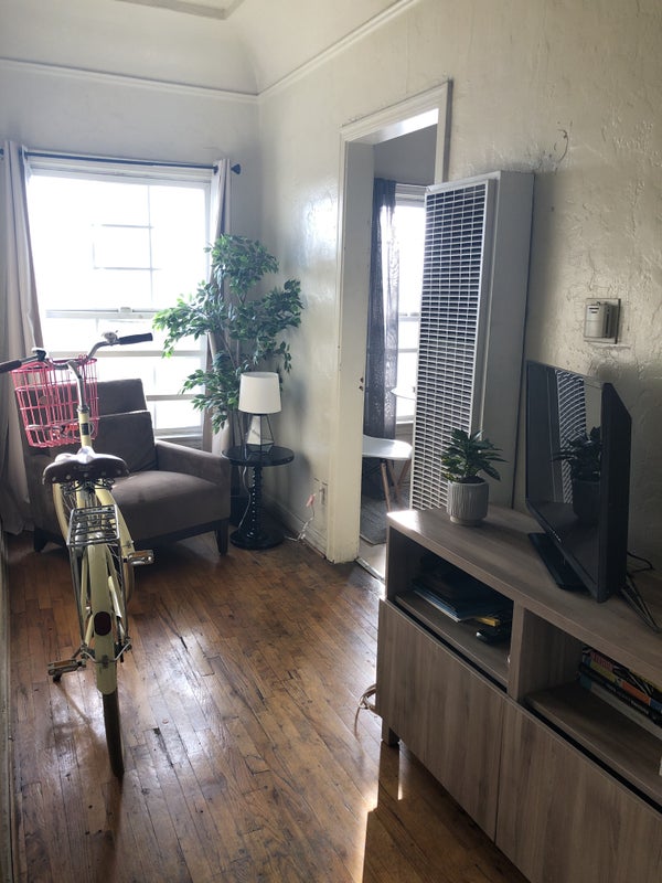 'Private Room & Entryway in Boyle Heights' Room to Rent from SpareRoom