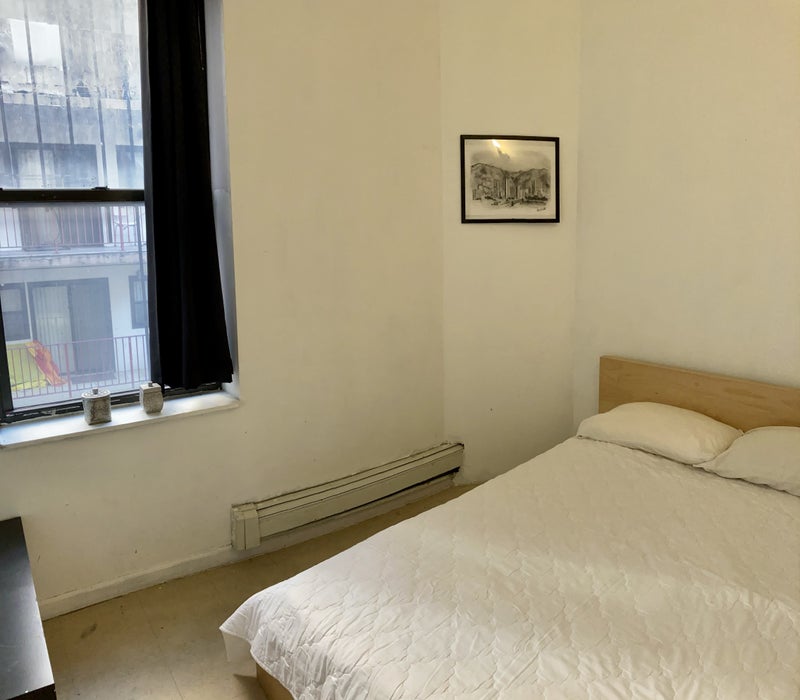 'Excellent room in Chinatown ' Room to Rent from SpareRoom