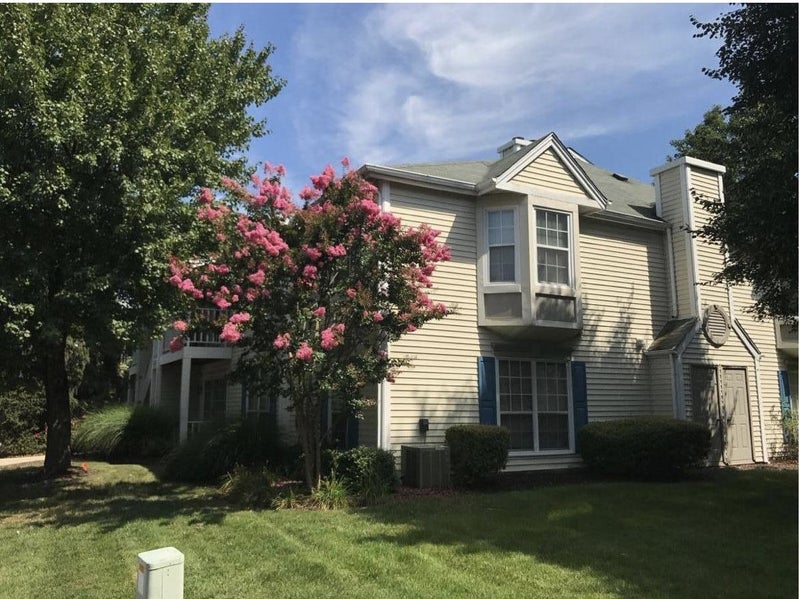'Society Hill Tinton Falls Condo to share' Room to Rent from SpareRoom