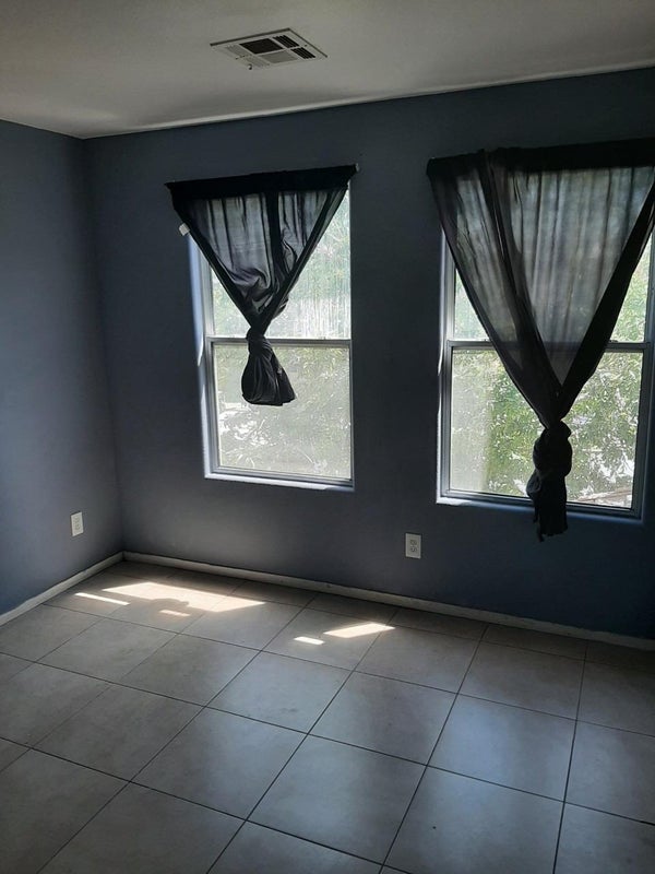 'Weekly Rooms for Rent in N LV' Room to Rent from SpareRoom