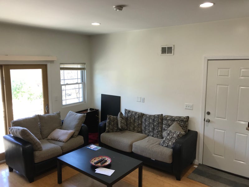 '10 min to Journal Square, 1 PRIVATE bedroom avail' Room to Rent from