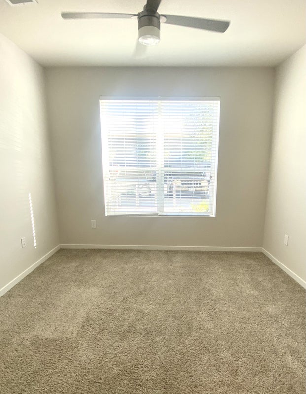 'Large Room in Luxury Apt Complex ' Room to Rent from SpareRoom
