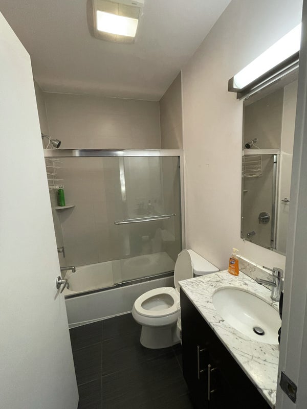View of 'Uptown Hoboken Room with Private Bathroom, 3B/2BR' Room to Rent from ...