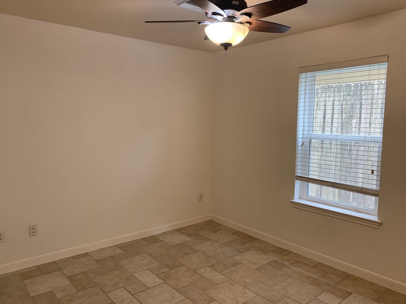 'Montrose Private Room with Full Bath and Yard' Room to Rent from SpareRoom