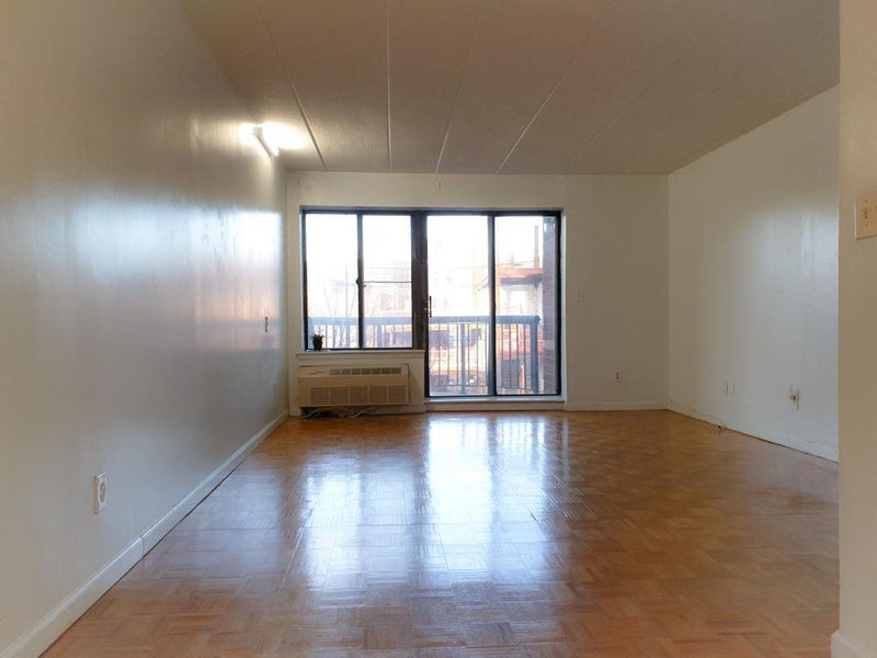 'Room For Rent in Downtown Flushing' Room to Rent from SpareRoom