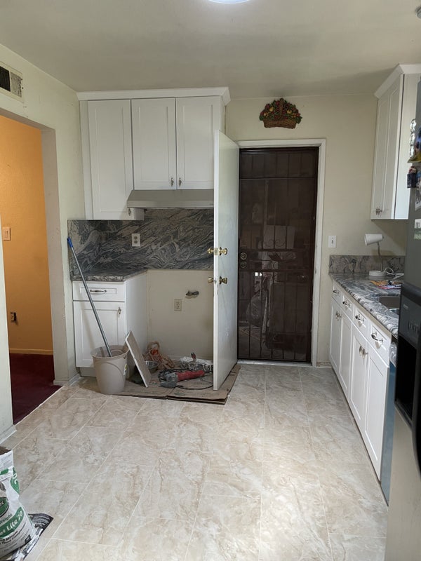 'Private home in residential area near Rose Bowl ' Room to Rent from