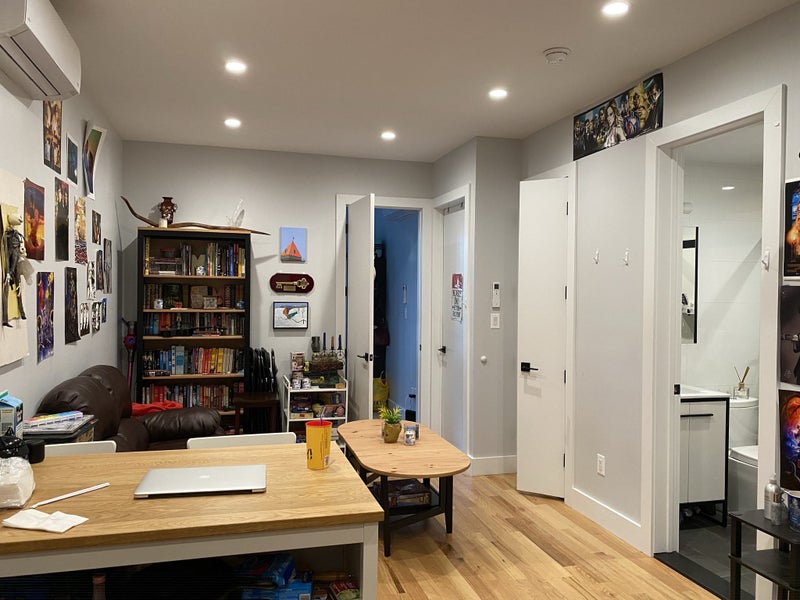 'Bright mediumsize room in amazing apt!' Room to Rent from SpareRoom