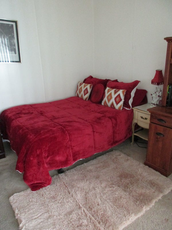 'Private Room & Bath Canoga Park/Chatsworth Border)' Room to Rent from SpareRoom