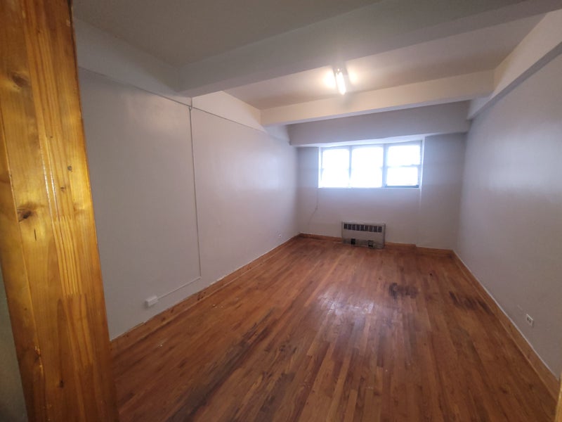 'HUGE room for rent east Flatbush/Brownsville area ' Room to Rent from
