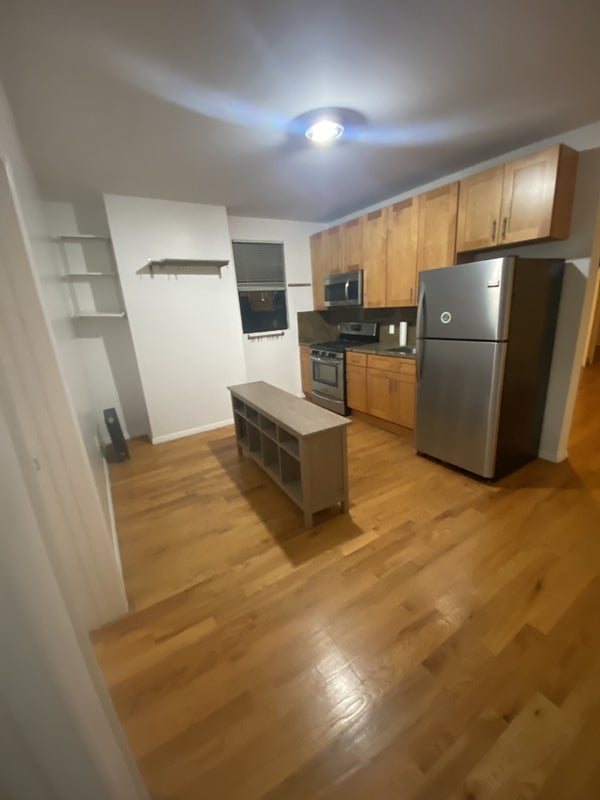 'Room for rent in Astoria' Room to Rent from SpareRoom