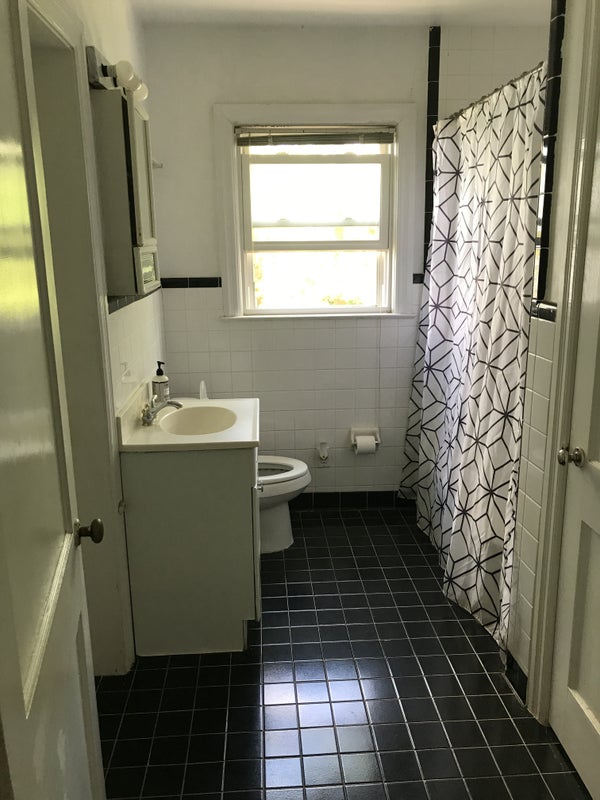 'Room For Rent/Utilities Included/Male Tenant Only' Room to Rent from