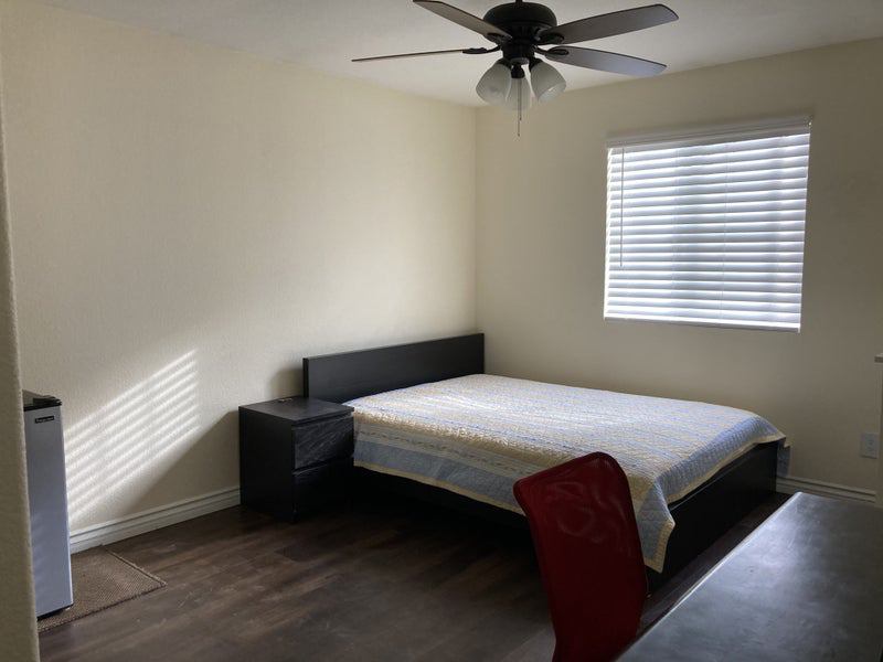 Private Rooms for 4 CSUN & Professionals***' Room to Rent from SpareRoom
