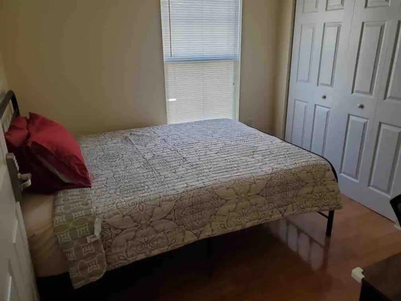 'Small Bedroom, Queen Size Bed Atlantic City' Room to Rent from SpareRoom