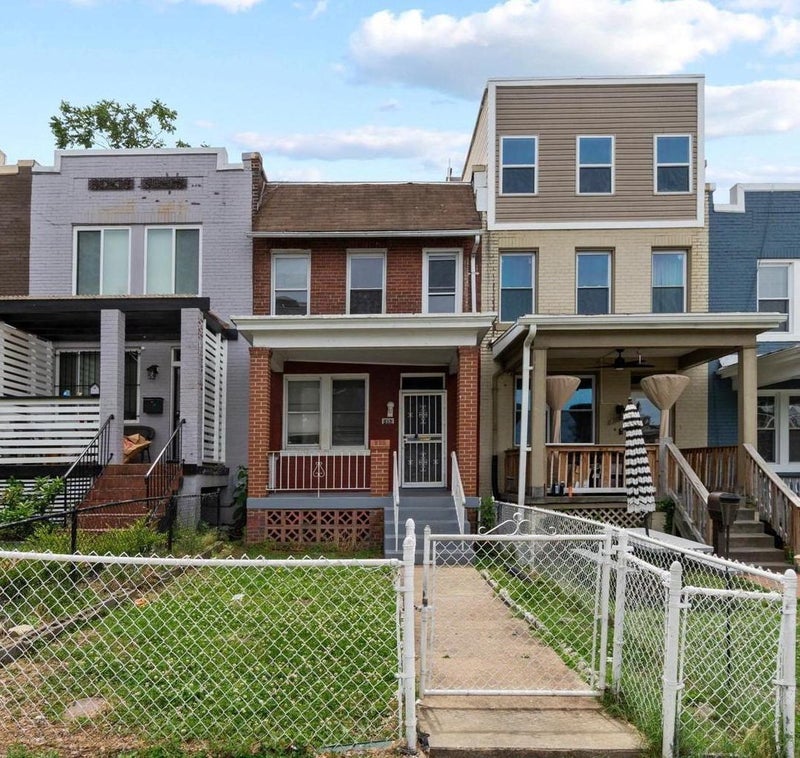 'Room in 2 BR in H Street Ne' Room to Rent from SpareRoom