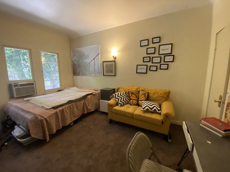 'Fully furnished room for rent in Beverly Hills' Room to Rent from ...