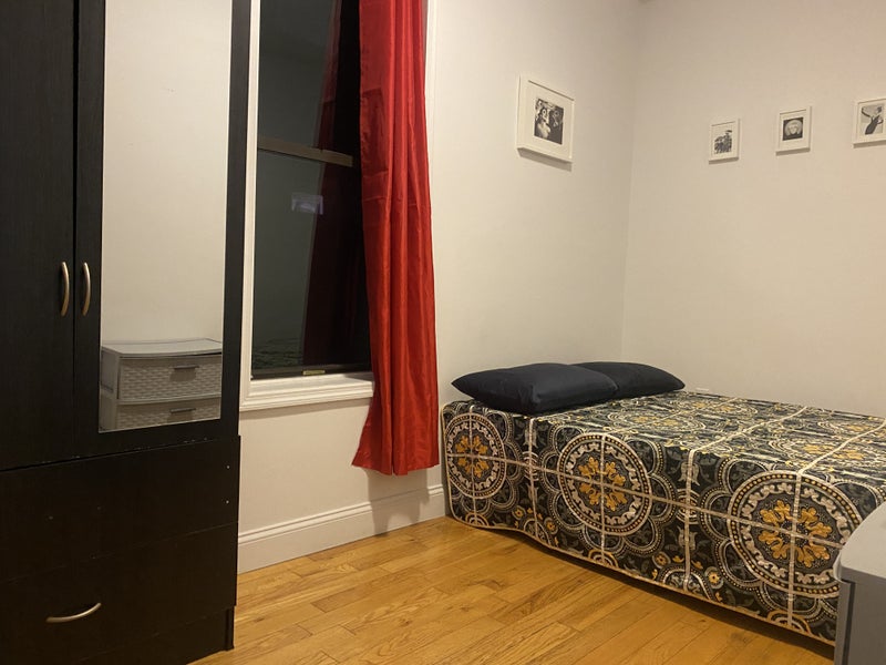 'Private room (utilities included)' Room to Rent from SpareRoom