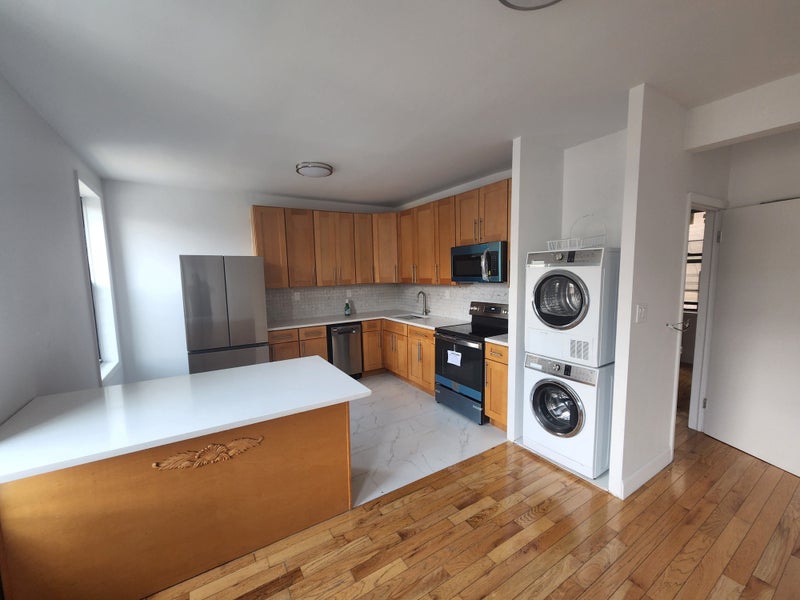 'Large Rooms With Inunit Washer/Dryer' Room to Rent from SpareRoom