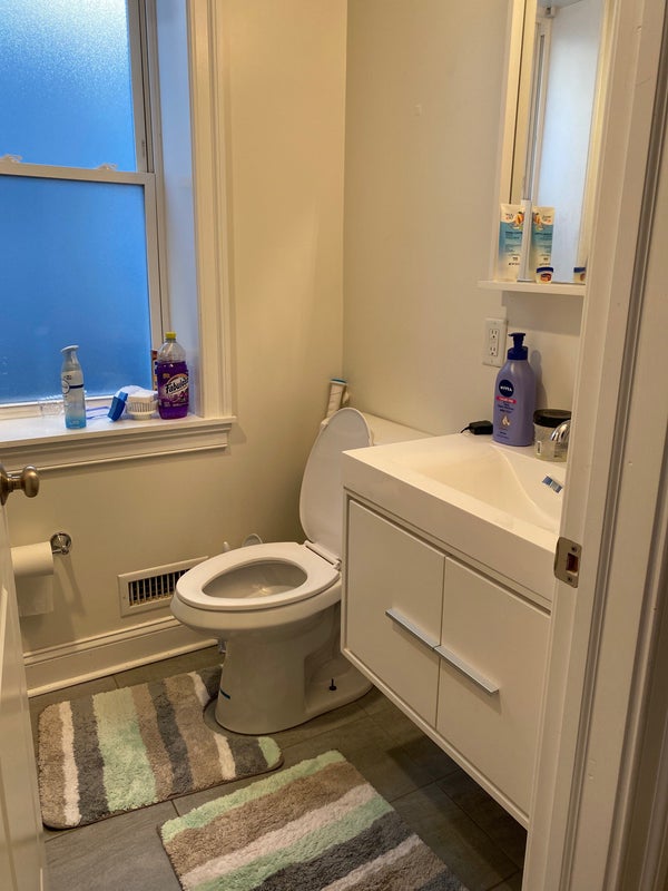 'Room for rent starting October 1' Room to Rent from SpareRoom